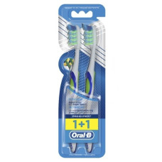 Зубна щітка Oral-B ProExpert Екстра чищення середня жорсткість 1+1 шт