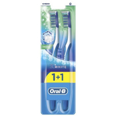 Зубна щітка Oral-B 3D White Свіжість середня жорсткість 1+1 шт